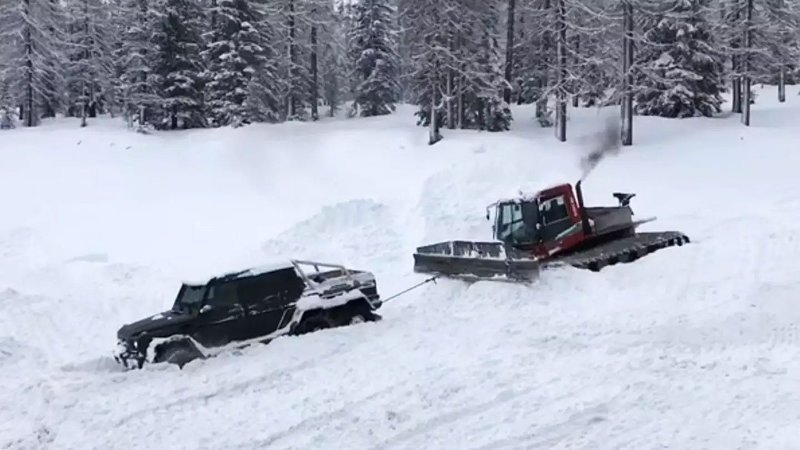 Эксперименты по проходимости автомобиля в зимних условиях происходили в Итальянских Альпах, где в качестве полигона выступили неубранные от снега дороги на склонах гор.