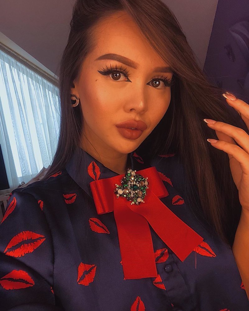 Instagram* «казахстанской Барби» возмутил поборников нравственности