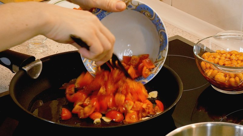 122. Фасоль с креветками: горячее блюдо испанской кухни