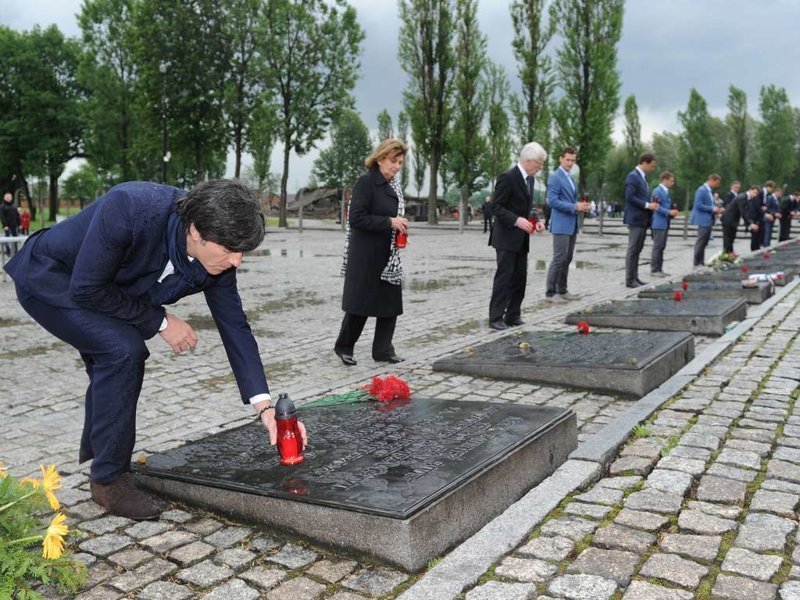 27 января 1945 г. 73 года назад Советские войска освободили узников Освенцима