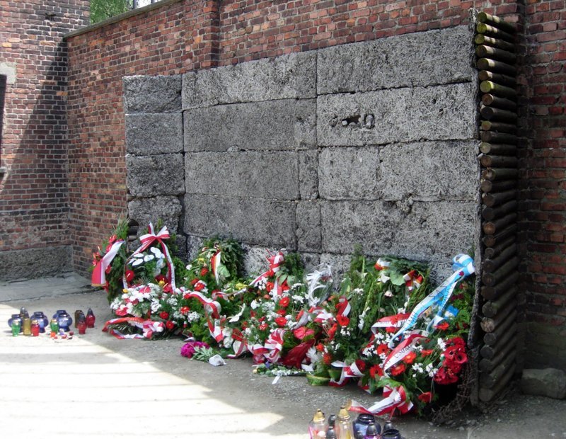 27 января 1945 г. 73 года назад Советские войска освободили узников Освенцима