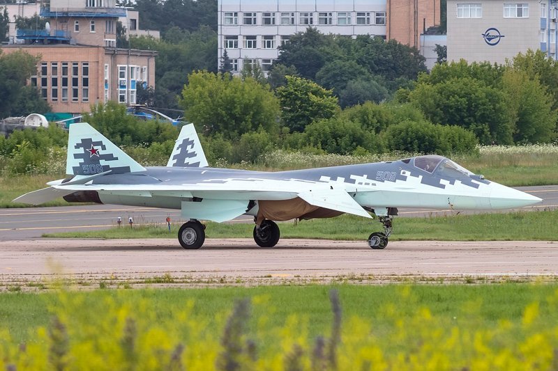 29 января 2010 года совершил свой первый полёт российский истребитель пятого поколения Су-57 (ПАКФА)