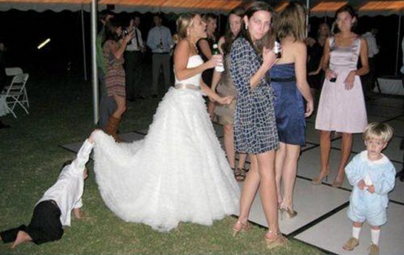 Ах, эта свадьба: 20 нелепых и не очень приличных свадебных фото