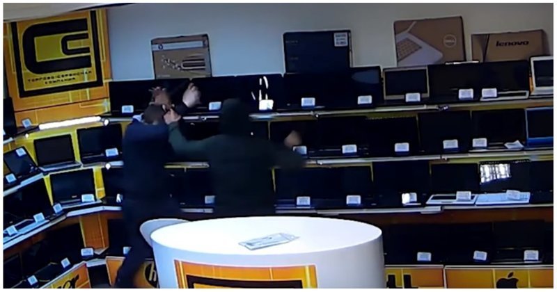 Дерзкое ограбление магазина ноутбуков в Екатеринбурге