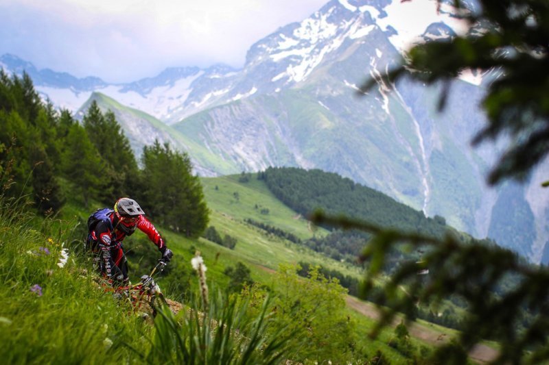 Mountain of Hell спуск велогонщиков с горы