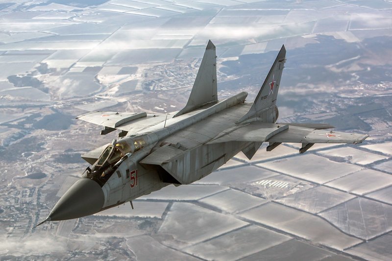 Дозаправка новейших Су-34 в небе: фоторепортаж из воздушного танкера