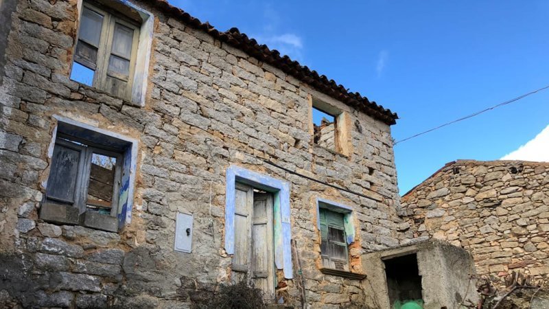 Деревня на Сардинии продает дома за 1 евро, чтобы привлечь новых жителей