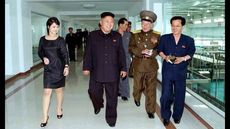 Как выглядит и в чем особенно сильна первая леди Северной Кореи Ли Соль Чжу, ким чен ын, кндр, модница, первая леди, северная корея