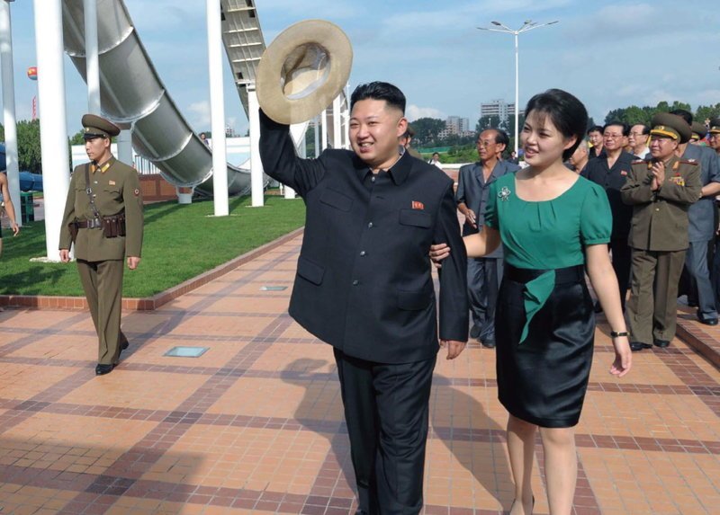 Как выглядит и в чем особенно сильна первая леди Северной Кореи Ли Соль Чжу, ким чен ын, кндр, модница, первая леди, северная корея