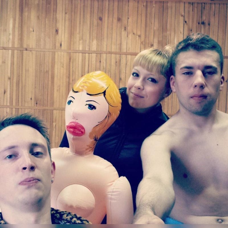 Кукла Маша, кукла Саша: российские мужчины выбирают "надувных женщин"