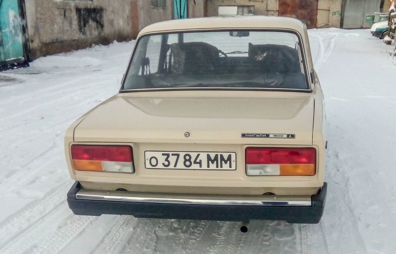ВАЗ-2107 1988 года с пробегом 220 километров