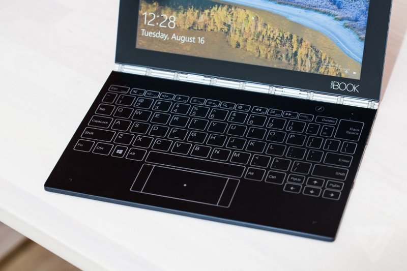 Lenovo Yoga Book где обычная клавиатура заменена сенсорной