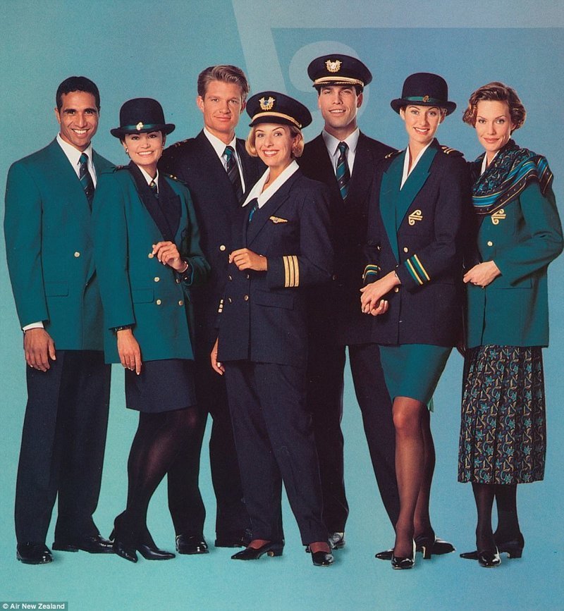 Как менялась униформа стюардесс - на примере одной авиакомпании