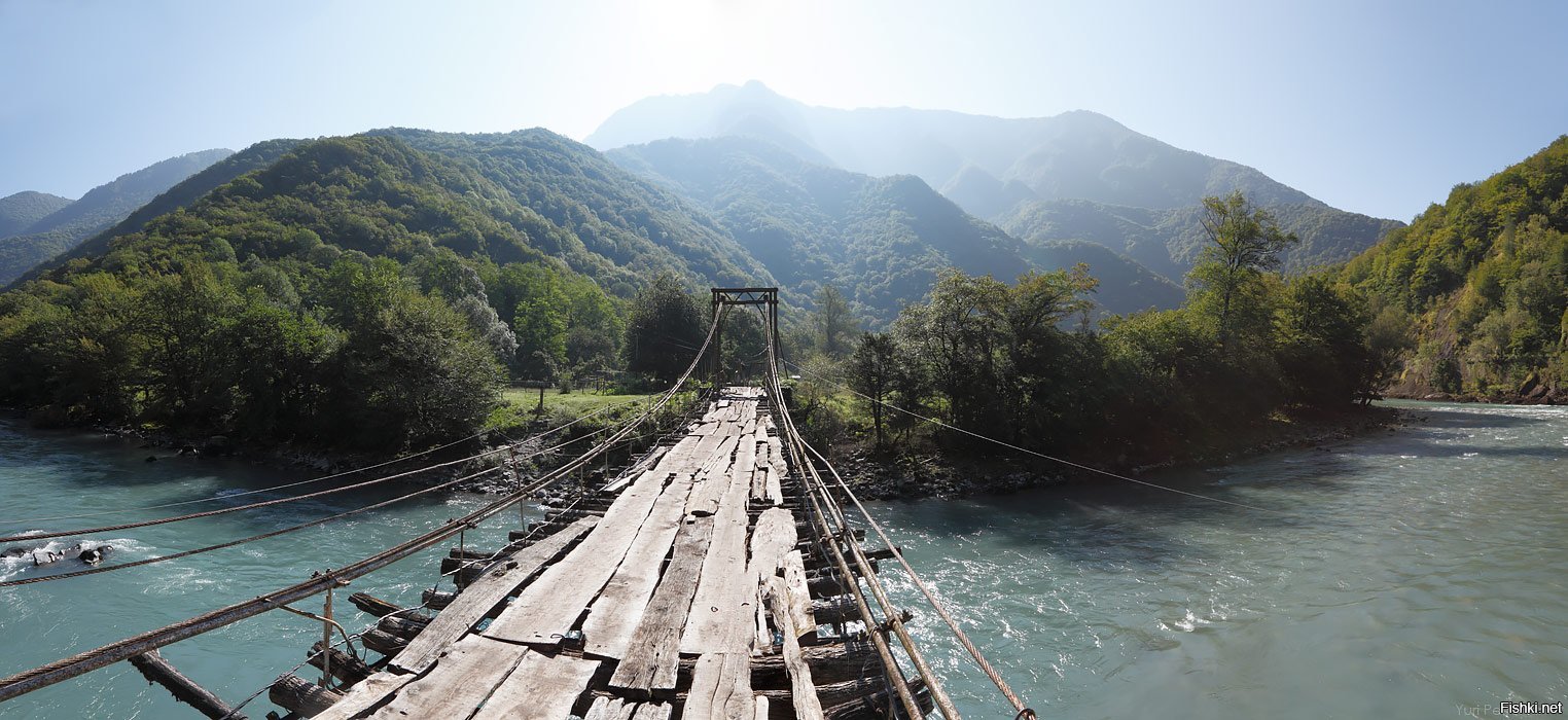Висячий мост в абхазии