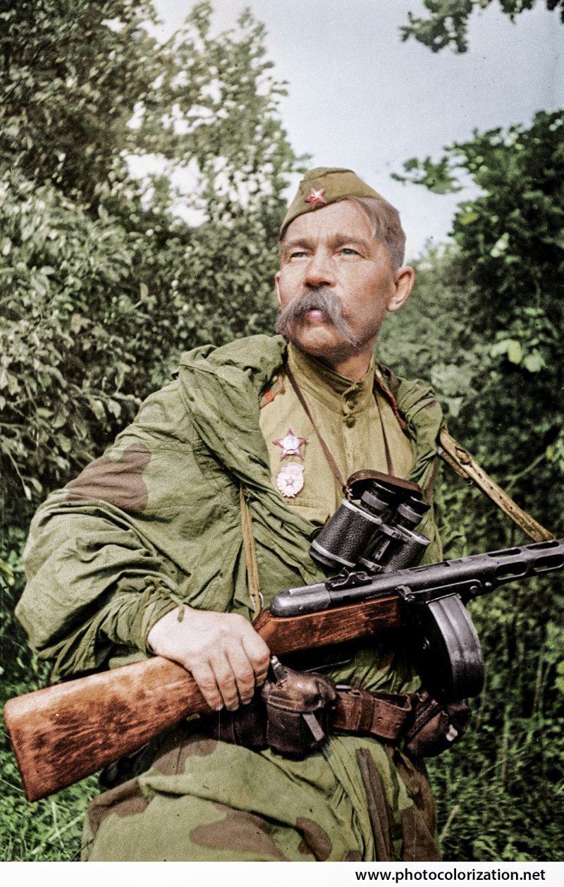 Разведчик гвардии старший сержант Алексей Фролченко