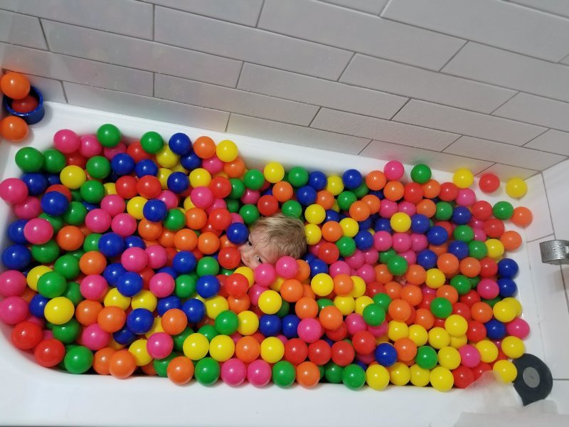 Ванна с шариками