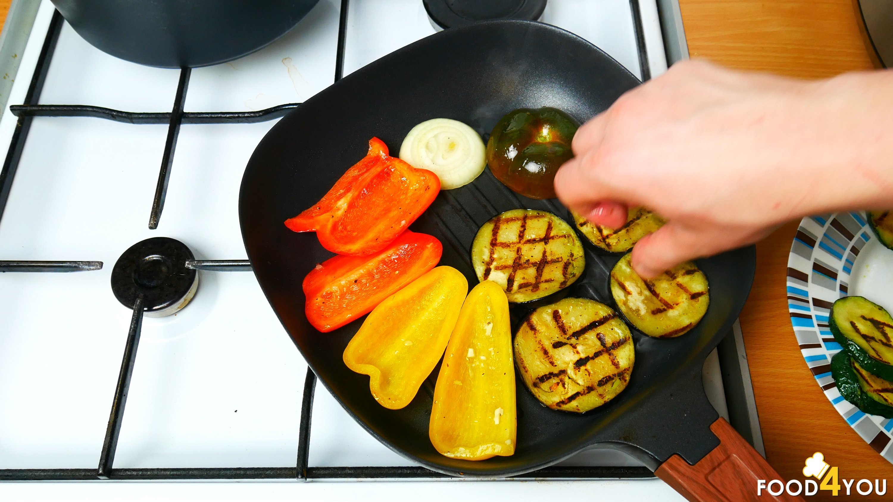 Как пожарить овощи на сковороде