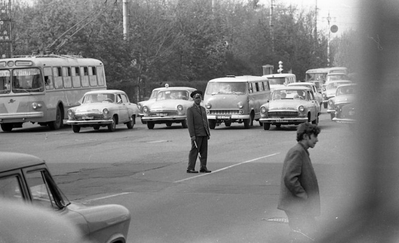 Московский дорожный трафик 70-х.