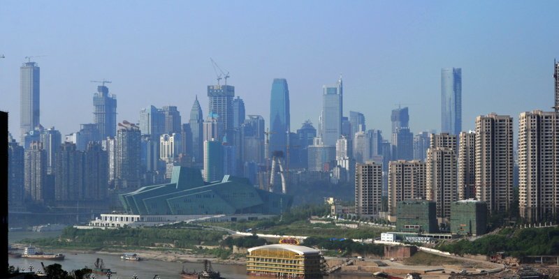 на минуточку...Чунцин - это незаштатный городишко, а  мегаполис с 40 млн жителей