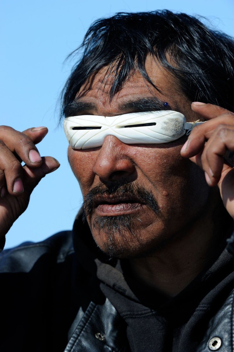 Netflix не всегда ловит за Полярным кругом, поэтому приходится просить шамана перенастраивать очки