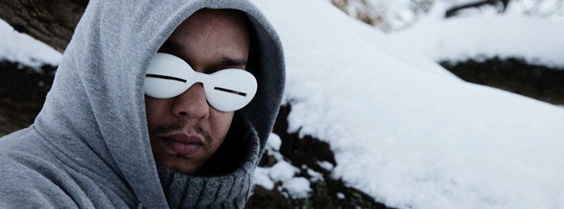 Lil Inuit фотографируется для своего нового хип-хоп альбома