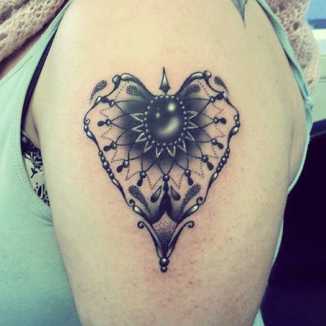 18 идей для татуировок в форме сердца ко Дню Святого Валентина
