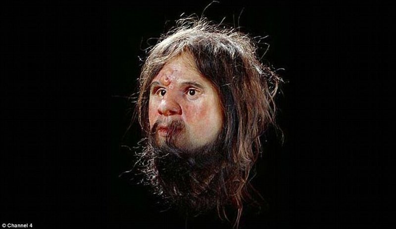 Предыдущая реконструкция Чеддарского человека (фото ниже) была выполнена экспертами Манчестерского университета, показала, что у него была светлая кожа. Реконструкция тогда была сделана без проведения анализов ДНК.