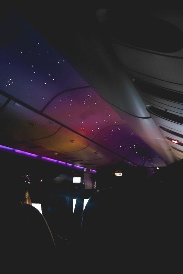 Симулятор звездного неба в самолете во время ночного рейса
