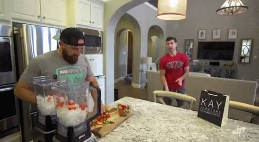 Мужики готовят