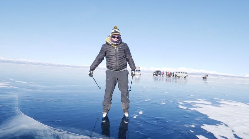 Британец пересёк 140-километровое монгольское озеро на коньках