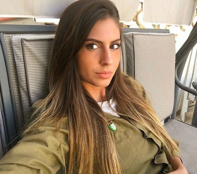 Девушки израильской армии расплавят ваш мозг своей сексуальностью