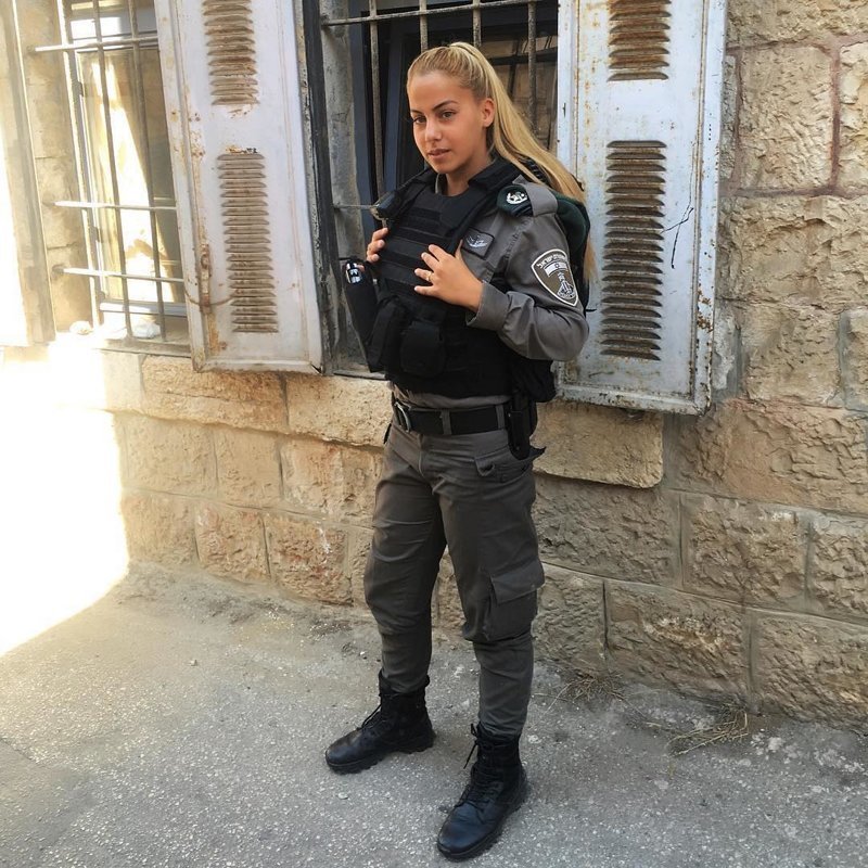 Девушки израильской армии расплавят ваш мозг своей сексуальностью