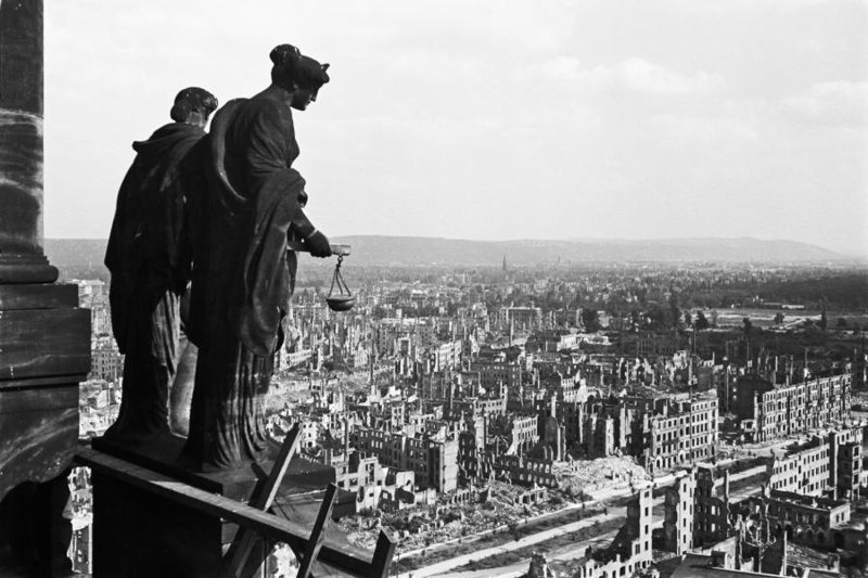 73 года бомбардировке Дрездена англо-американской авиацией