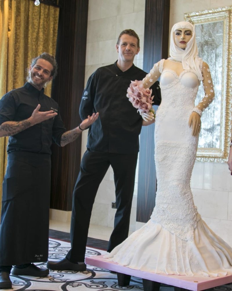 Эта «Невеста за миллион долларов» на самом деле полностью съедобный свадебный торт