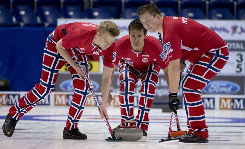Не цирк, а Олимпиада: безумные штаны норвежской сборной по керлингу