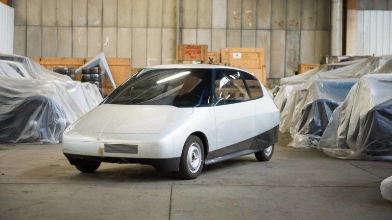 В 1983 году марка представила своё видение экономичного автомобиля — концепт-кар Citroen Eco 2000 должен был расходовать не более 3,5 литров топлива на 100 километров пробега, а в итоге с его продажи были выручены €8500.