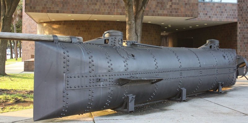 17 февраля 1864 года первое боевое применение подводной лодки