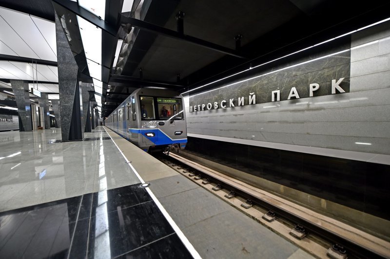 От «Парка Победы» до «Петровского парка» прошёл первый поезд
