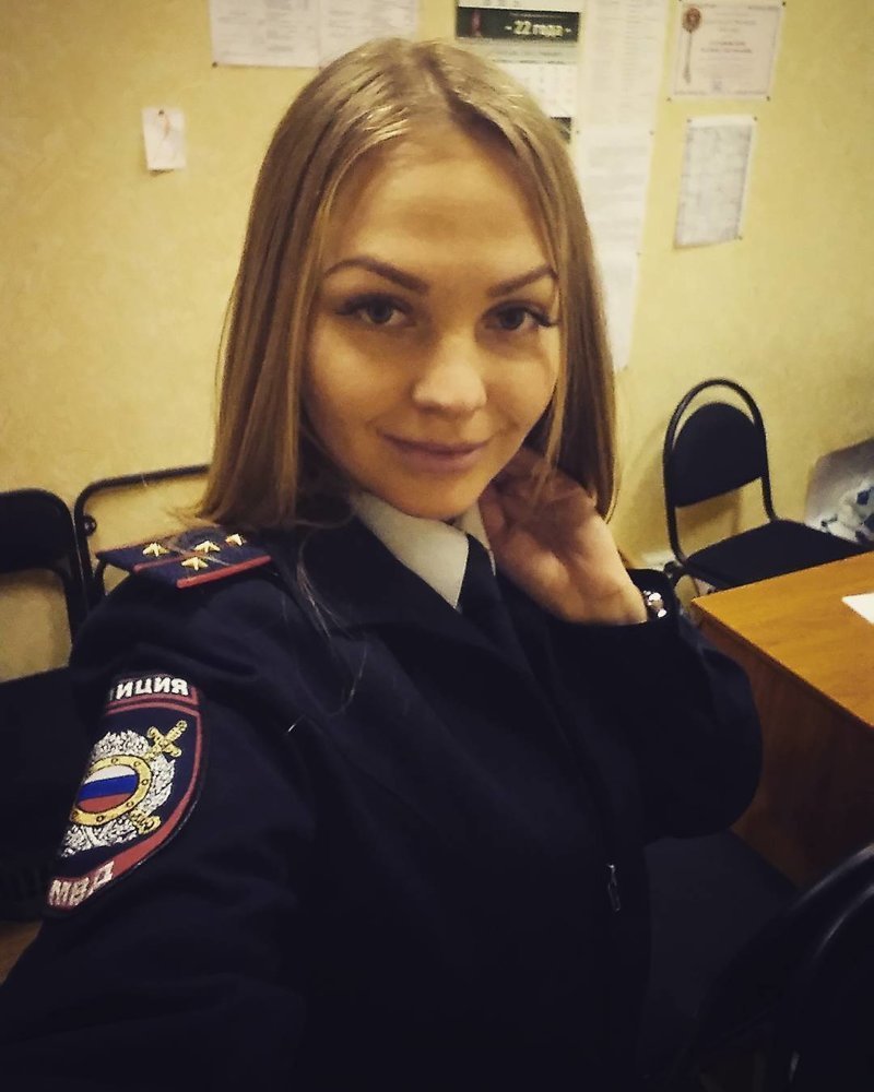 Арестуйте меня полностью: сногсшибательные девушки МВД РФ