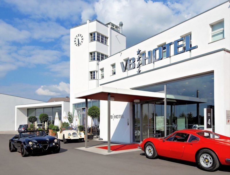 Отель V8 в Беблингене покруче будет…