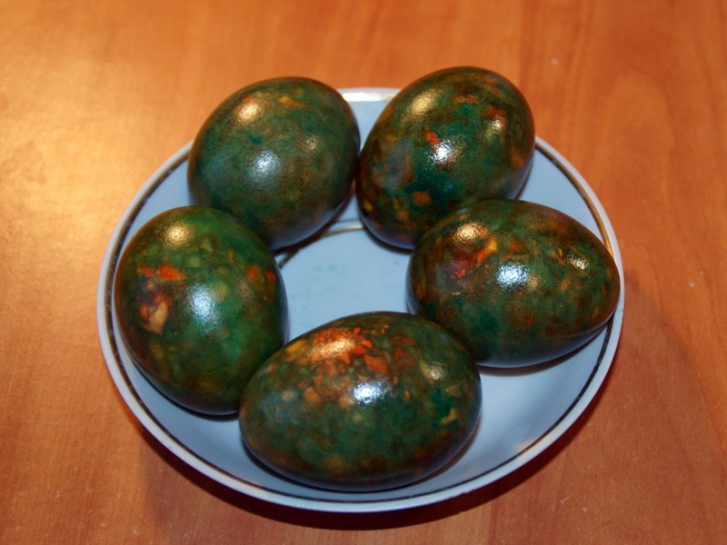 Пасхальное яйцо из ниток и шарика: оригинальный декор своими руками