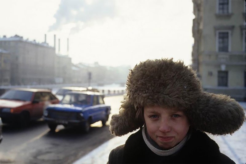 Санкт-Петербург, мальчик на улице, 1994 г.