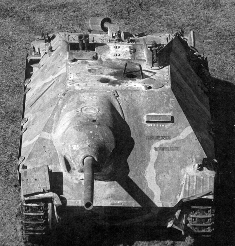 Jagdpanzer 38, выпущенный в ноябре 1944 года. С минимальными изменениями машина выпускалась вплоть до завершения серийного производства