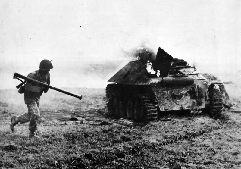 Пехота, особенно оснащённая противотанковыми гранатомётами, являлась для Jagdpazner 38 смертельно опасным противником