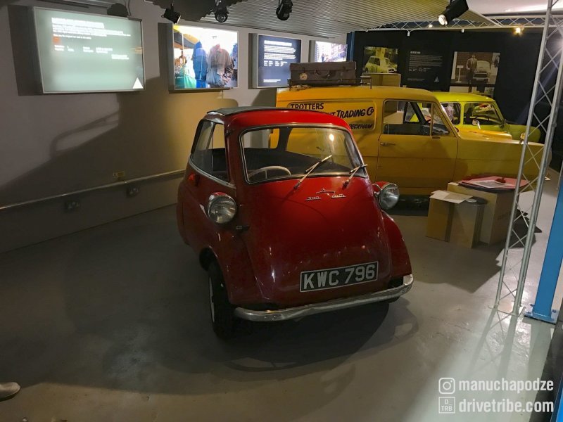 В музее собрано много интересных машин, из неизвестных в России фильмов и сериалов, вроде этой BMW Isetta.