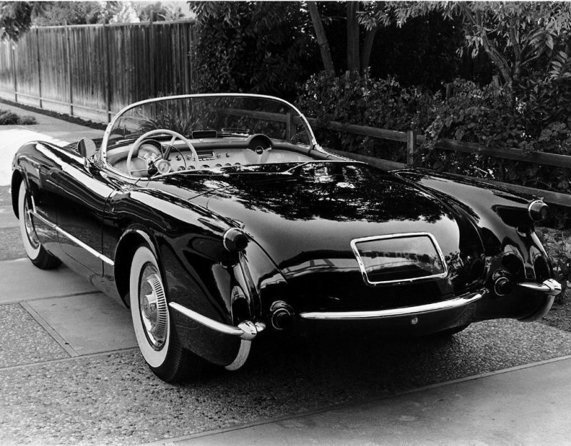Corvette C1 - первый спортивный родстер компании Chevrolet 