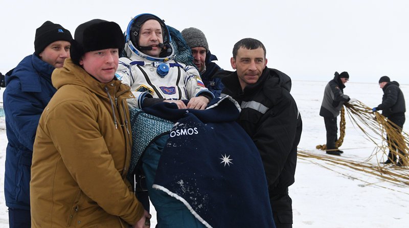 Экипаж МКС (Мисуркин и американские астронавты Марк Ванде Хай и Джо Акаба) вернулся на Землю