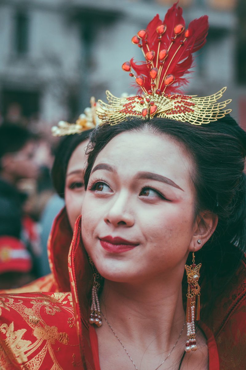 Милитаризм и блестки: китайский парад в Милане