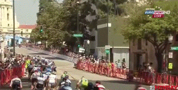 Парень слишком дерзко и рано начал праздновать победу