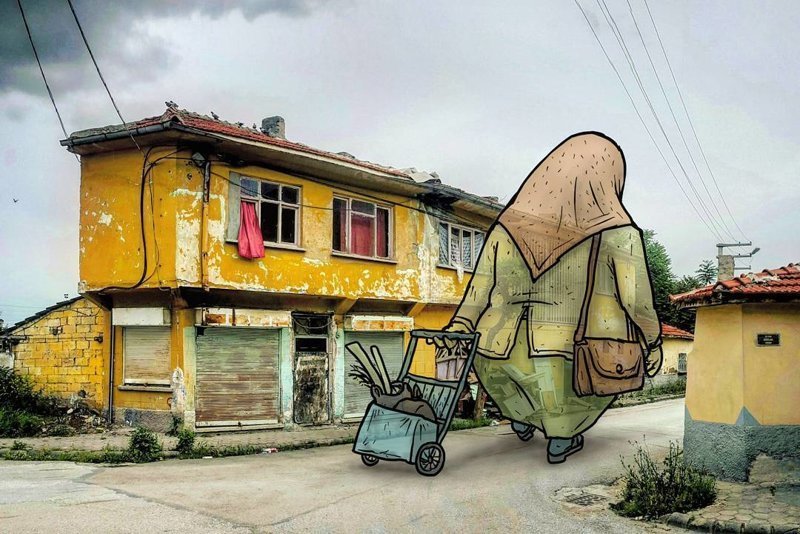 Турецкий художник необычно привлекает внимание туристов